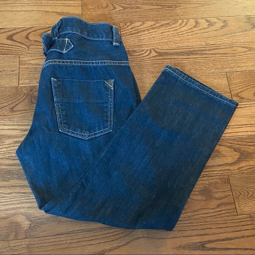 Gap women’s dark wash denim capris in size 4